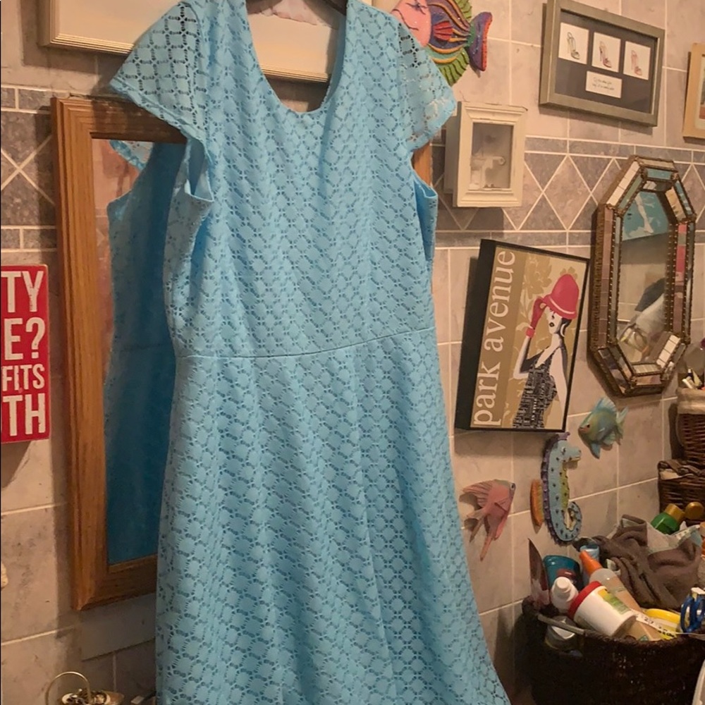 Salon Studio Dress